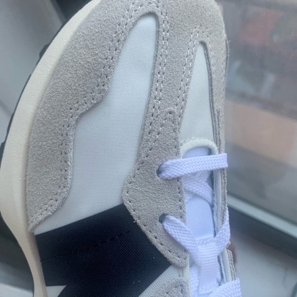 New balance 327 white and black last pair - Picture 12 of 12